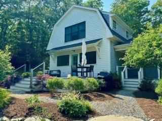 Modern 3b3b Country House and Barn on quiet road - 1