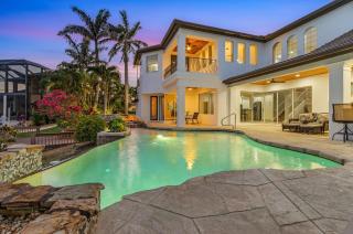 Heated Pool & Spa with Waterfall, Gulf Access, Dock & Outdoor Kitchen - Villa Camelia - Roelens - Cape Coral - 4