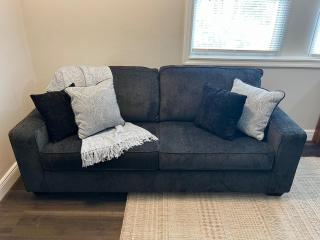 Beautiful Guest Suite with Private Driveway and Entrance - 8