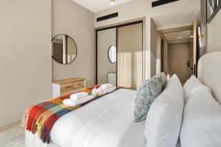 Luxury 1br Jvc Pool & Balcony By Circle Mall - 3