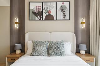 Luxury 1br Jvc Pool & Balcony By Circle Mall - 2