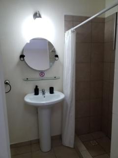 Yard room with private entrance - Lanarka - 4