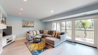 911 Inverness Village - 2