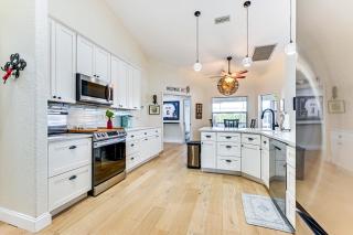 Heated Pool with Canal Views Port Charlotte Home - Port Charlotte - 2