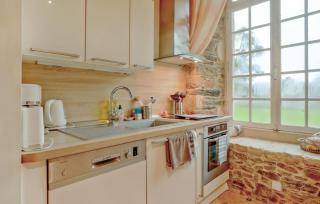 Stunning Home In Gonneville-Le-Theil - 6