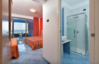 Damavi hotel - San Foca - 3