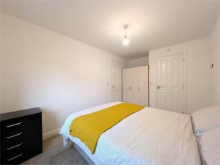 Entire 3 Bed House In Birmingham City Centre - 1
