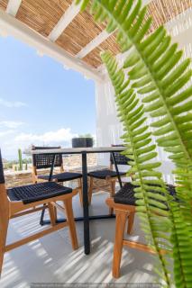Rockaine Echoes Suite - Città di Tinos - 9
