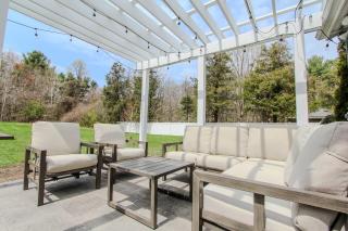 Bluestar Cottage - Hot Tub Pergola and Fire pit - Saugatuck - 9