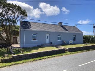 Annie's Cottage On The Corner - - 4