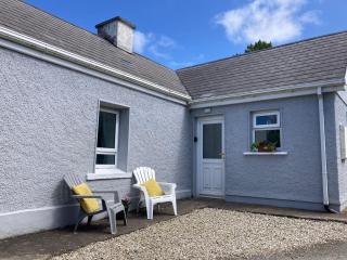 Annie's Cottage On The Corner - - 8