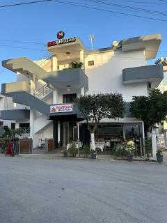 Sea Hotel - Ksamil - 0