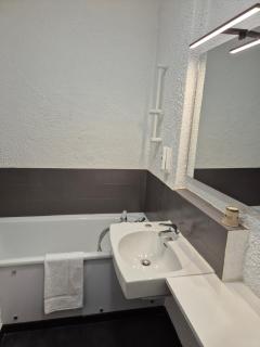 Cit'Hôtel Le Quai 9 , ex Le Challans - Challans - 2