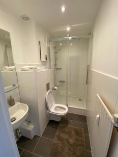 Zentral gelegene schöne Wohnung, neu, Bremen Mitte, direkte Nähe zum Klinikum, Balkon - Bremen - 3