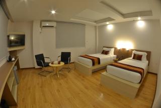 Serene Valley Hotel - 9