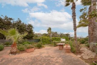 GuestHost - Villa near the Sea with Garden & Parking - San Vito - 0