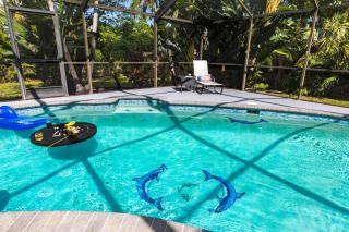 3BR With HUGE 2k sq ft Lanai & Seasonally Heated Pool - 4