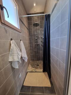 Jolie maison avec jardin et pergola - 6