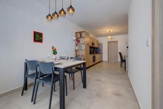Charming Central Apartment, Your Perfect Getaway - Msida - 5