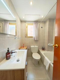 Reina Apartment 150m to Beach with Pool and Balcony near to PortAventura - Salou - 1