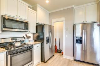 Walk to Coast Crystal Beach Gem with Deck and Views - Crystal Beach - 3
