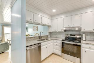 1 Mi to Barefoot Landing Condo with Pool Access! - Myrtle Beach - 9