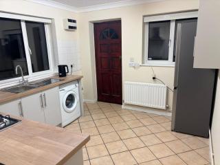 3-bed house with parking in CB1 - Cambridge - 1