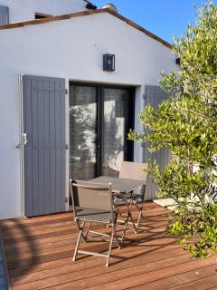 Studio tout confort climatisé avec jardinet, en centre bourg, proche plage, mer, La Rochelle et Chatelaillon - Angoulins-sur-Mer - 2