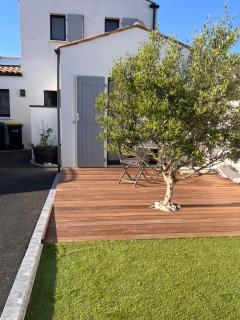 Studio tout confort climatisé avec jardinet, en centre bourg, proche plage, mer, La Rochelle et Chatelaillon - Angoulins-sur-Mer - 1