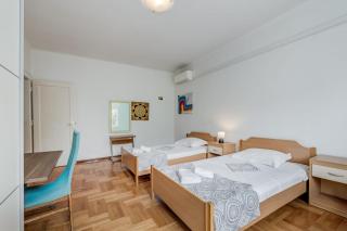 Oggy BALCONY Apartment - 5