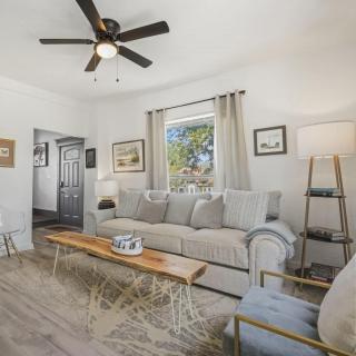 5br Family Retreat With Private Attic Studio #40 - Oklahoma City - 0