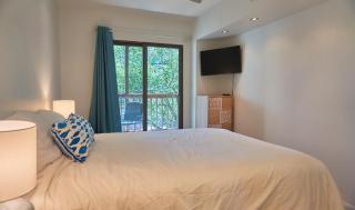 2 Bdrm/2 Bath, Sleeps 6, Pool, Balcony, Wi-Fi, TVs - Ocean City - 1