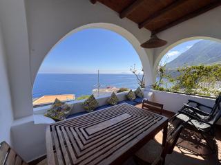 Casa Marina, Con Vista Mozzafiato Sulle isole Eolie - Malfa - 9