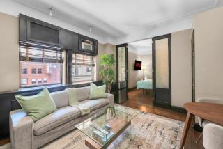 Central NYC Apartment Walking Distance to Everywhere! - New York - 0
