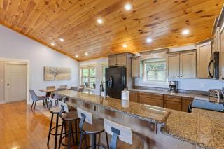 Gorgeous Blue Ridge views spacious retreat with spa - Blue Ridge - 2