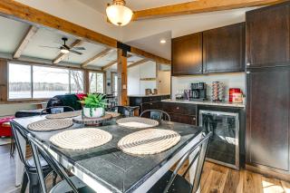 Family-Friendly Lakefront Retreat in Tomahawk! - Tomahawk - 4