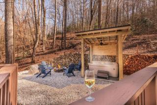 Whispering Pines Cabin - 9