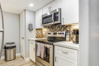 WFH Friendly, Pool Access Houston Townhome! - Houston - 3