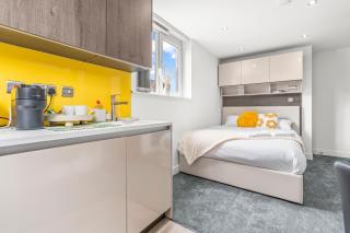 Contemporary Comfort Steps from Ricoh Arena - Coventry - 2