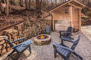 Whispering Pines Cabin - 3