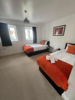Marylebone Modern Family Home 4 Bedrooms Sleeps 8 Garden WiFi Free Parking - Leicester - 8