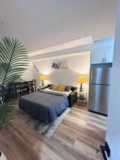 Beautiful 1 bedroom suite close to YYC airport - Calgary - 7