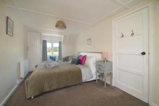 18th Century Thatched Cottage Parking & Garden - Beaminster - 2