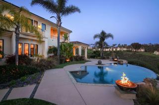 7BR Carlsbad Estate with Pool Firepit & Views - Carlsbad - 0