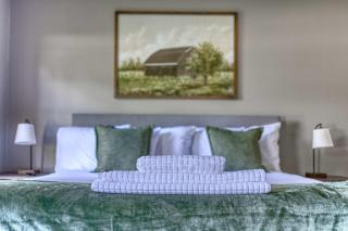 3-Bedroom Columbus Family Home with Private Pool - 9