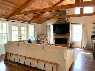 Mountain Oasis Adventure Awaits! Pet Friendly - Hendersonville - 4