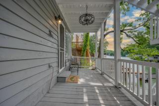 Waters Edge Hideaway Lakefront Pet Friendly - Lake Lure - 6