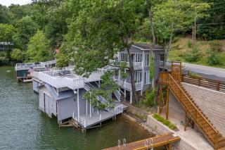 Waters Edge Hideaway Lakefront Pet Friendly - Lake Lure - 4