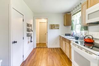6 Mi to Crowders Mountain Peaceful Home with Porch - Kings Mountain - 4