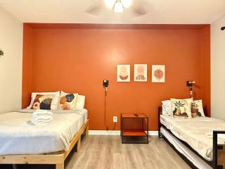 NEW 2b2b ENTIRE TOWNHOUSE PLACE COZY and QUIET SP1271 - Norcross - 1